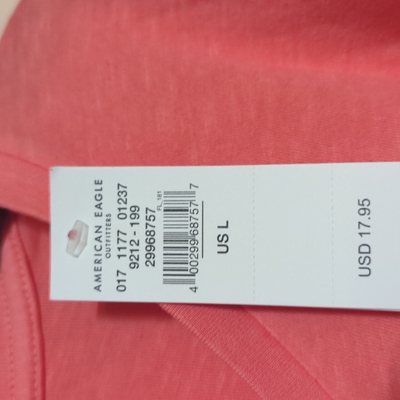American Eagle AE Short-Sleeve V-Neck T-Shirt Size L NWT MSRP $17.95 - Picture 7 of 7